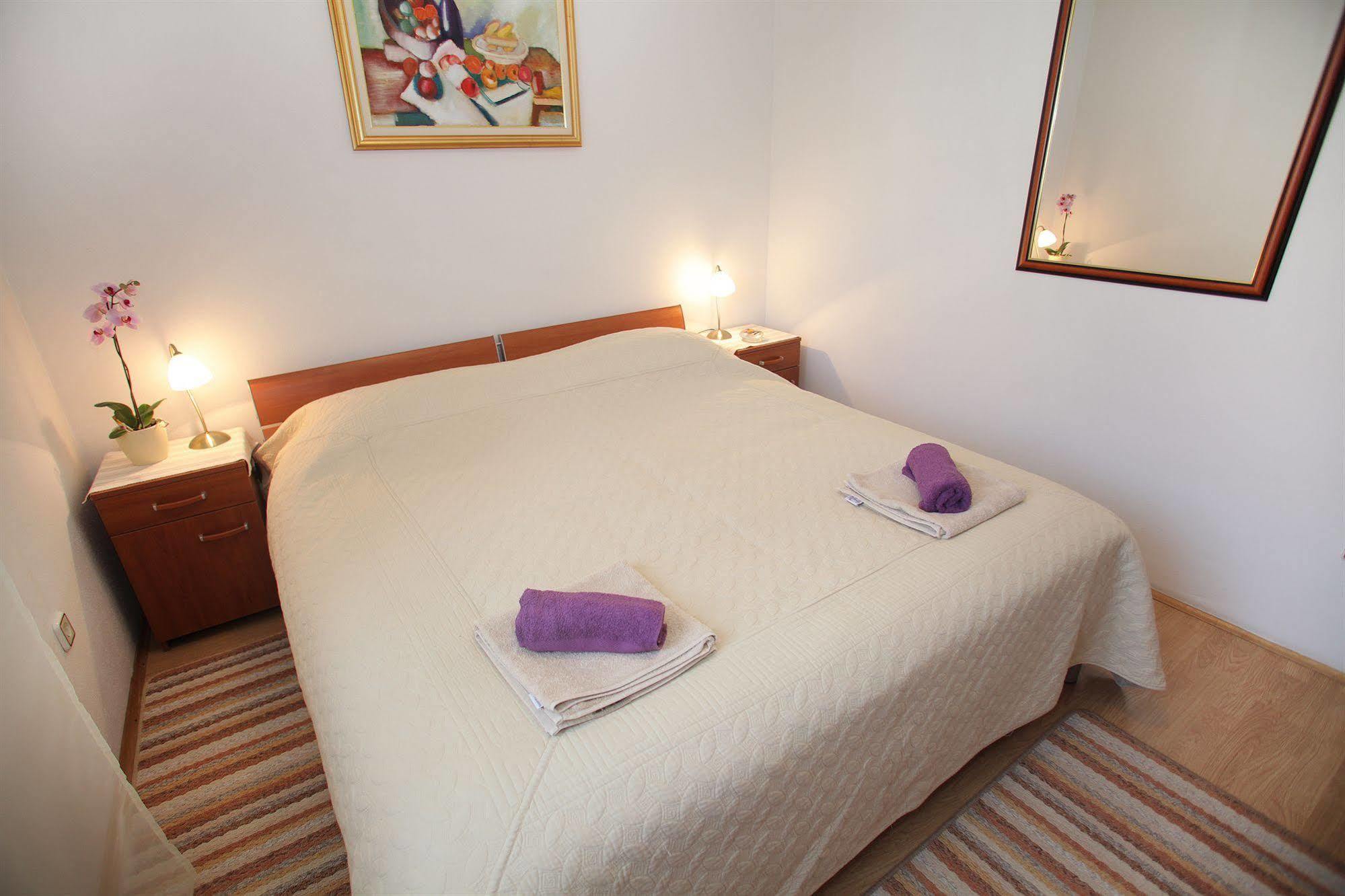 Apartments Hrabar Трогир Экстерьер фото