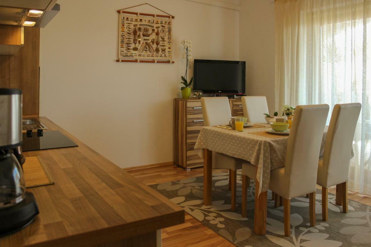 Apartments Hrabar Трогир Экстерьер фото